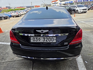 GENESIS EQ900 2017