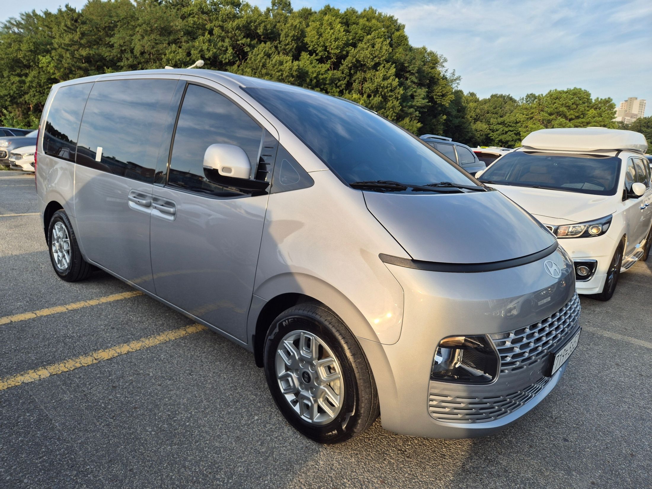 HYUNDAI STARIA 2024