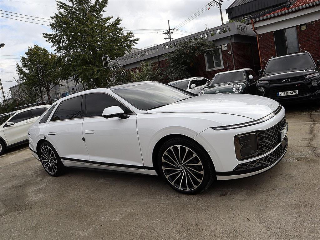 HYUNDAI GRANDEUR GN7 2025