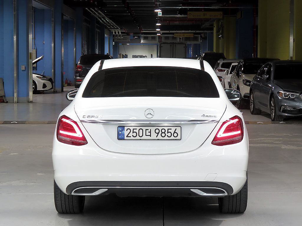 MERCEDES BENZ C-CLASS W205 2020