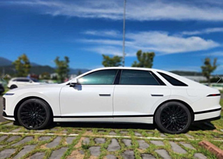 HYUNDAI GRANDEUR HYBRID GN7 2023