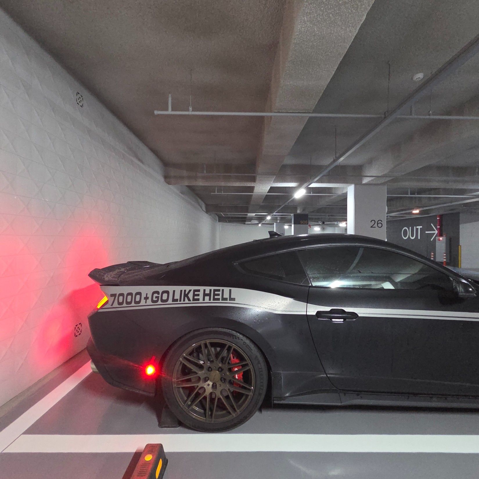 FORD MUSTANG 2024