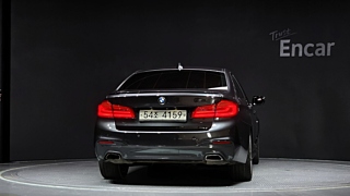 BMW 5-SERIES G30 2017