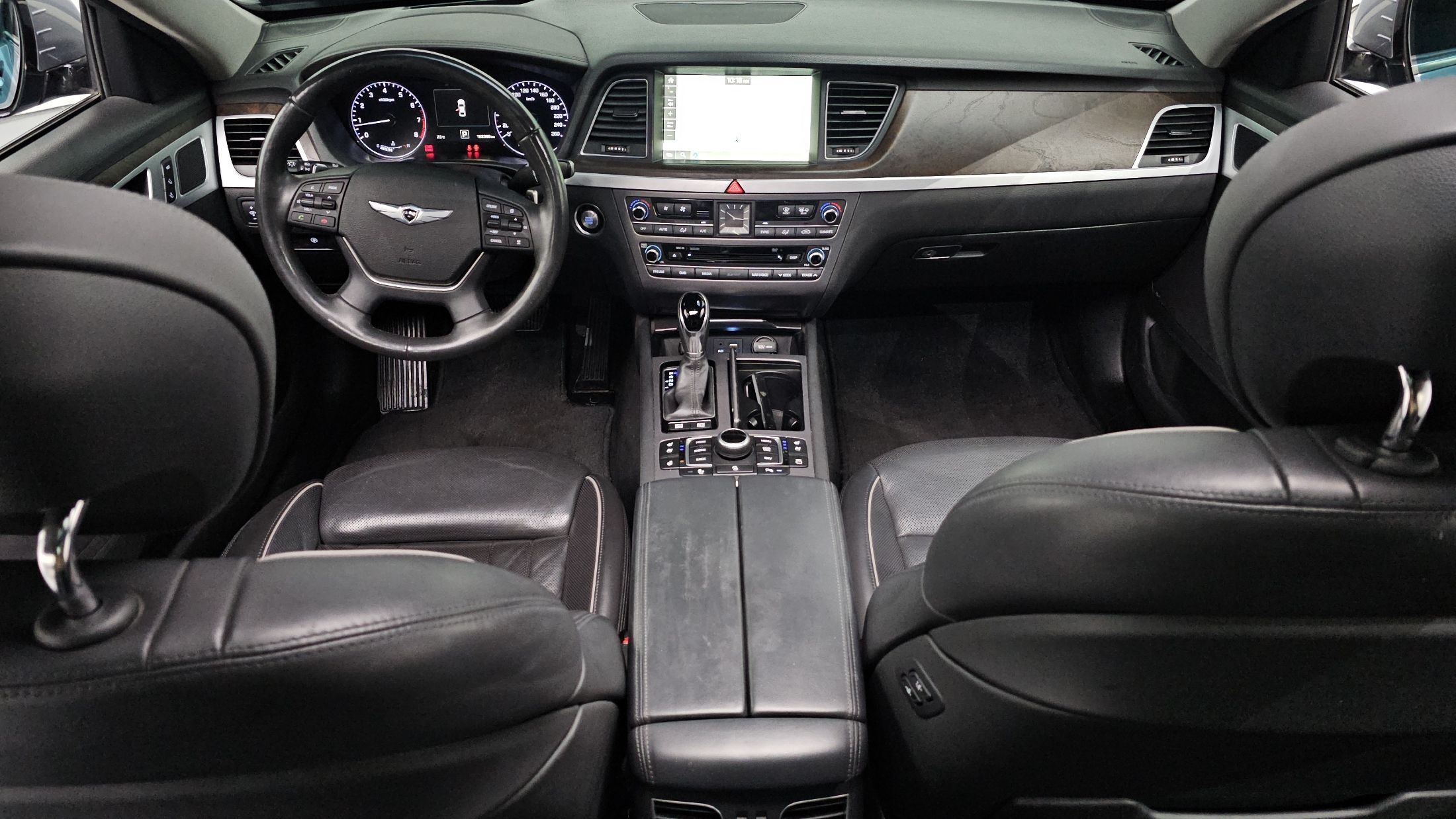 HYUNDAI GENESIS DH 2014