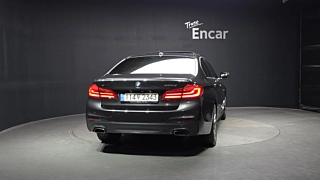 BMW 5-SERIES G30 2017