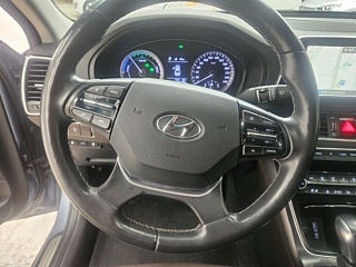 HYUNDAI GRANDEUR IG HYBRID 2017