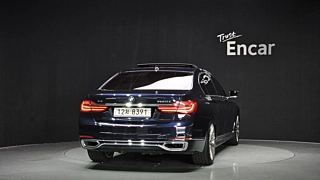 BMW 7-SERIES G11 2016