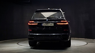 BMW X7 G07 2024