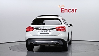 MERCEDES BENZ GLA-CLASS X156 2016