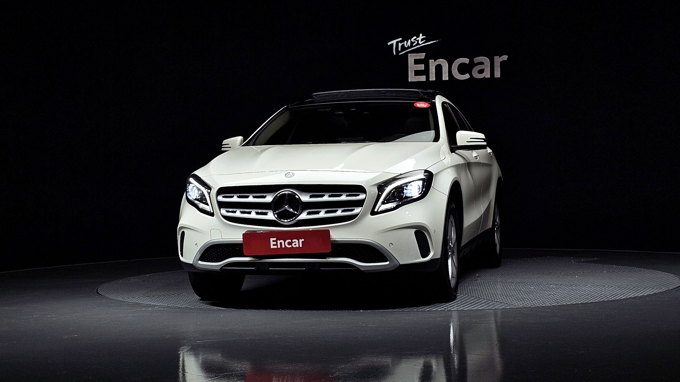 MERCEDES BENZ GLA-CLASS X156 2017