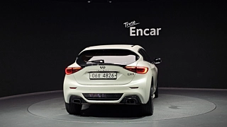 INFINITI Q30 2018