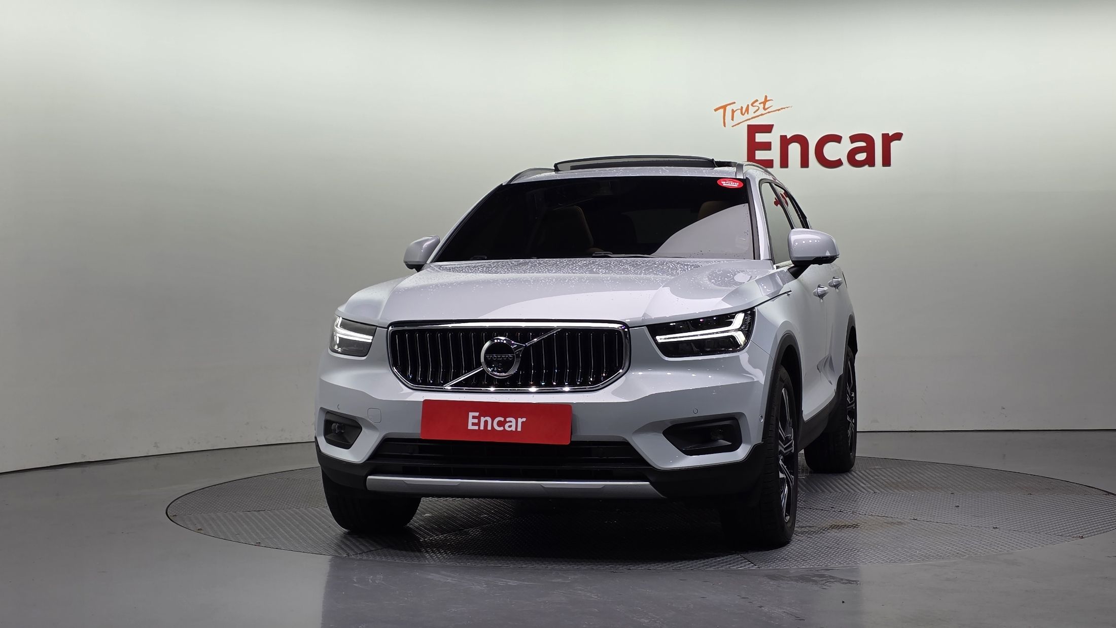 VOLVO XC40 2021