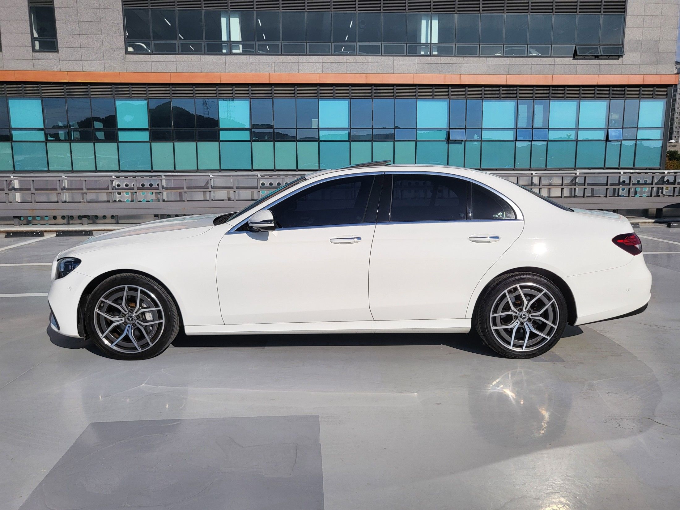 MERCEDES BENZ E-CLASS W213 2021