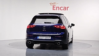 VOLKSWAGEN GOLF 2023