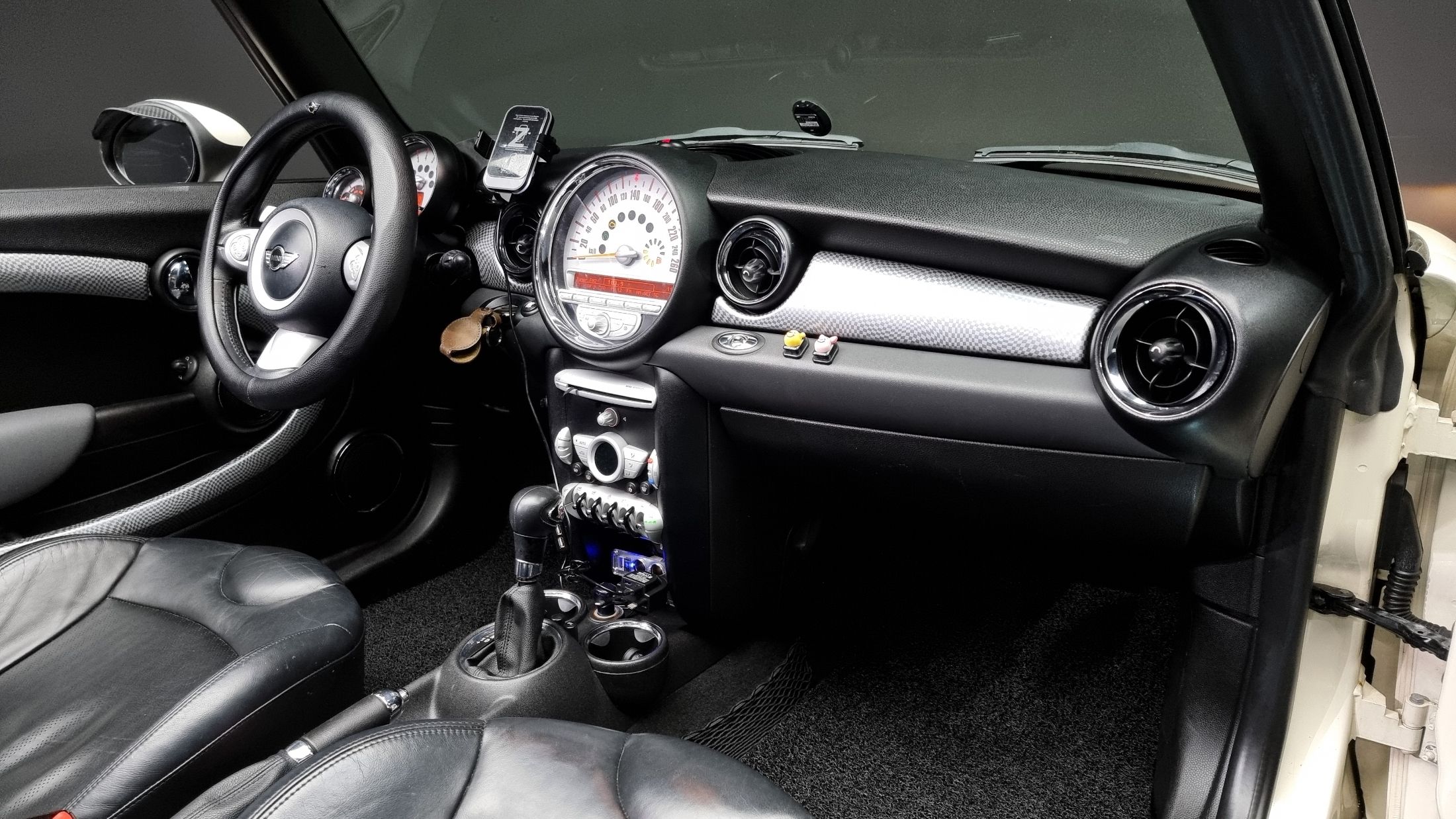 MINI COOPER S CONVERTIBLE 2010