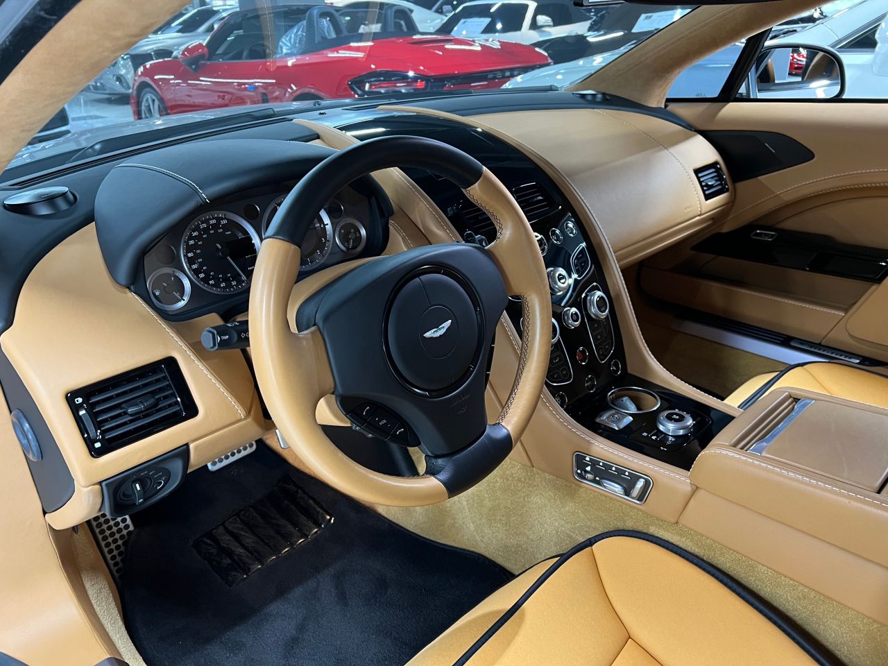 ASTON MARTIN RAPIDE 2017