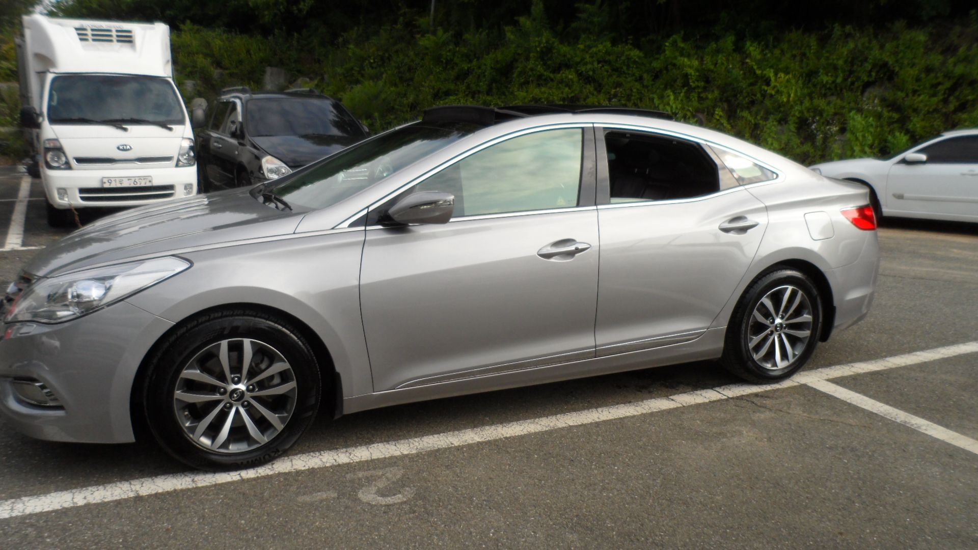 HYUNDAI GRANDEUR HG 2012