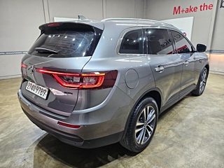 SAMSUNG QM6 2019