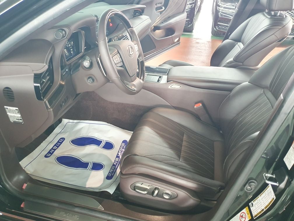 LEXUS LS500 2018
