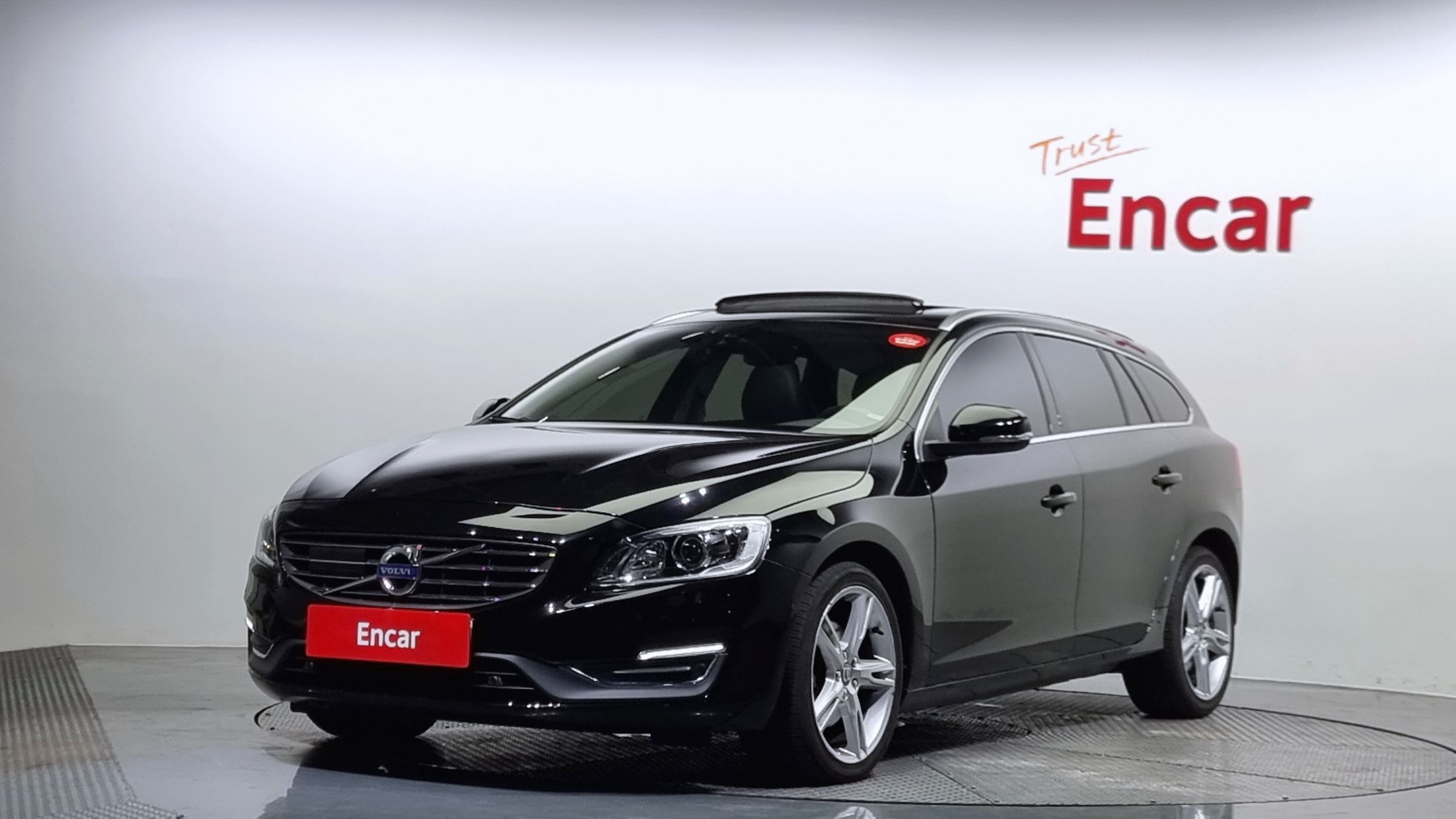 VOLVO V60 2016