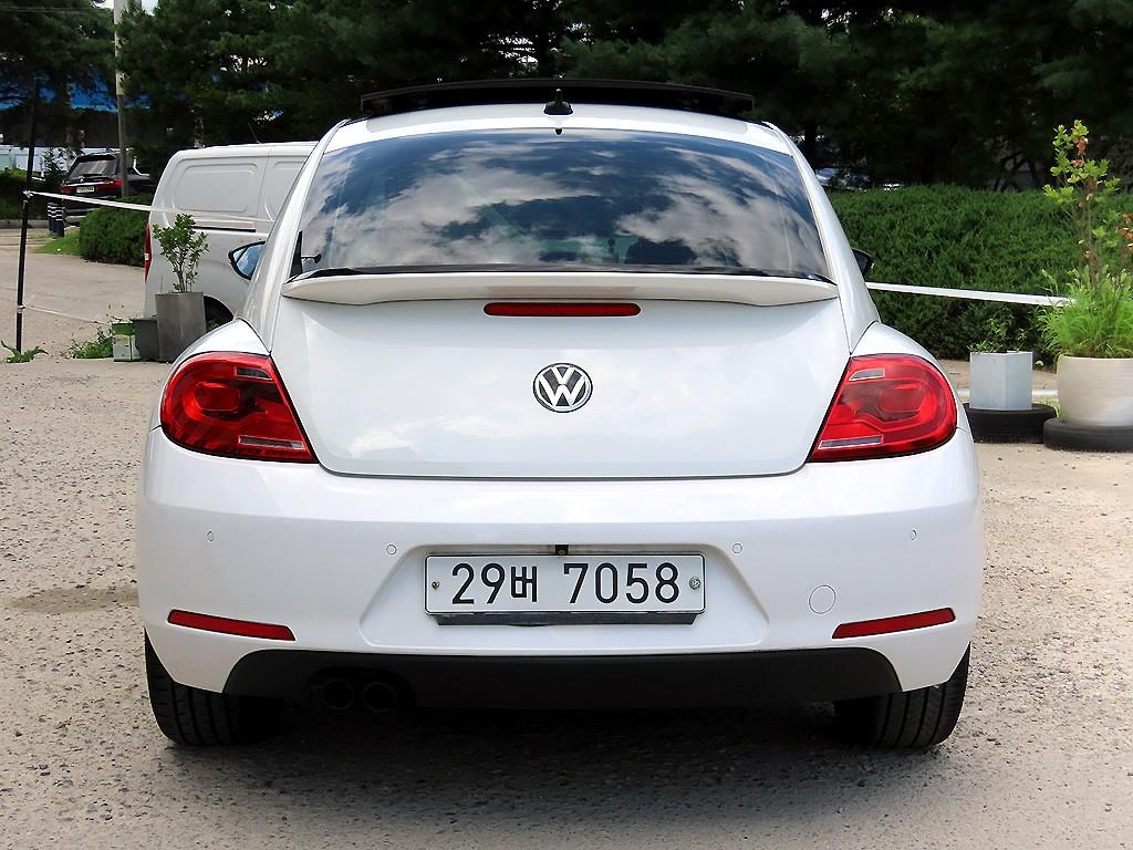 VOLKSWAGEN BEATLE 2012