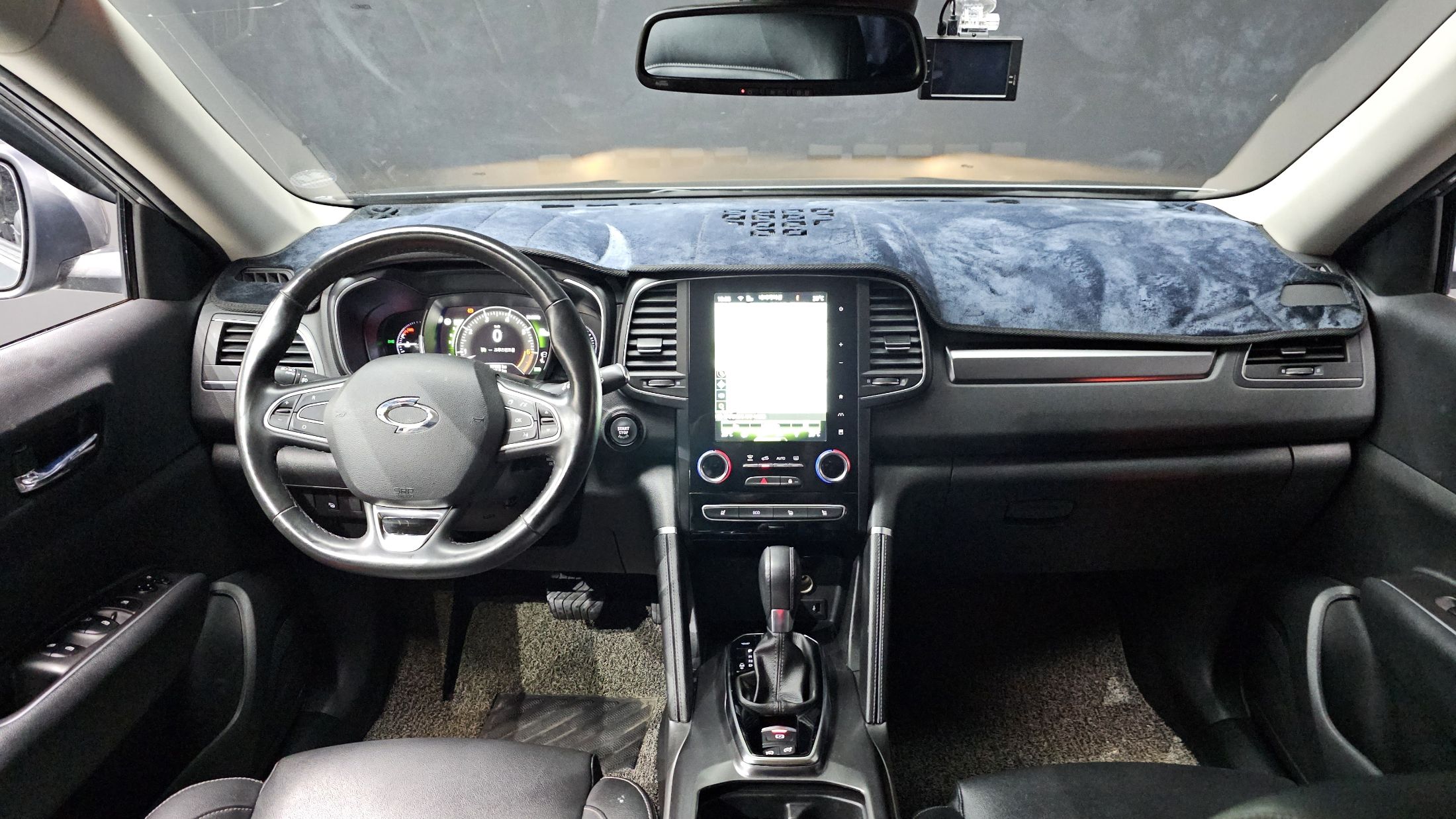 SAMSUNG QM6 2019