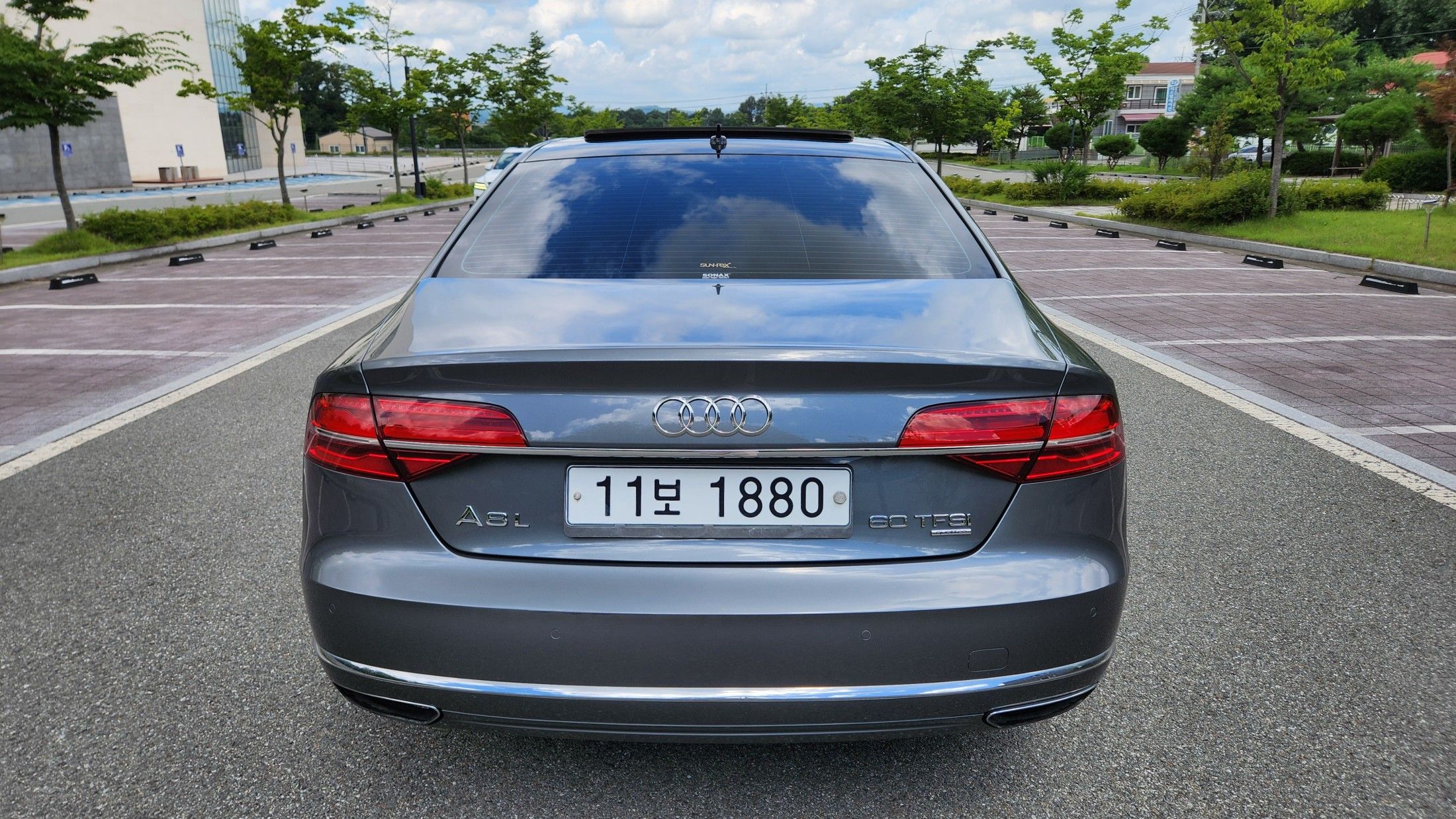AUDI A8 2015
