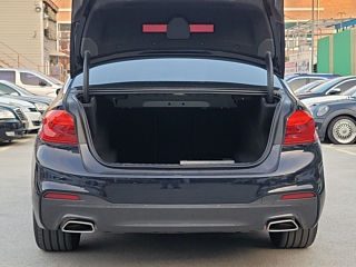 BMW 5-SERIES G30 2019