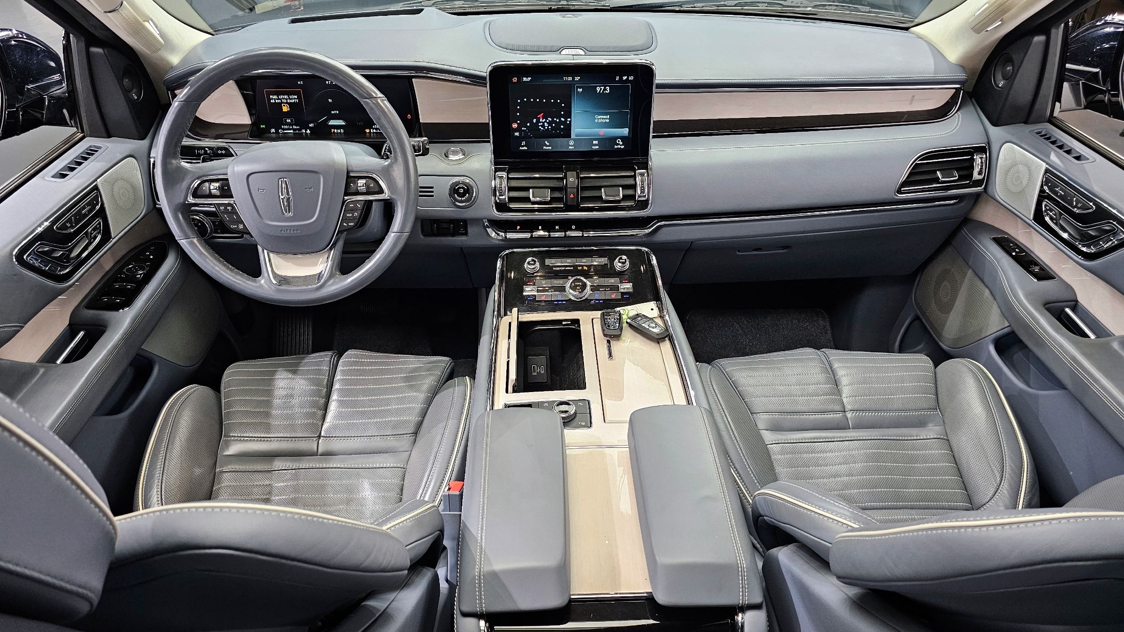 LINCOLN NAVIGATOR