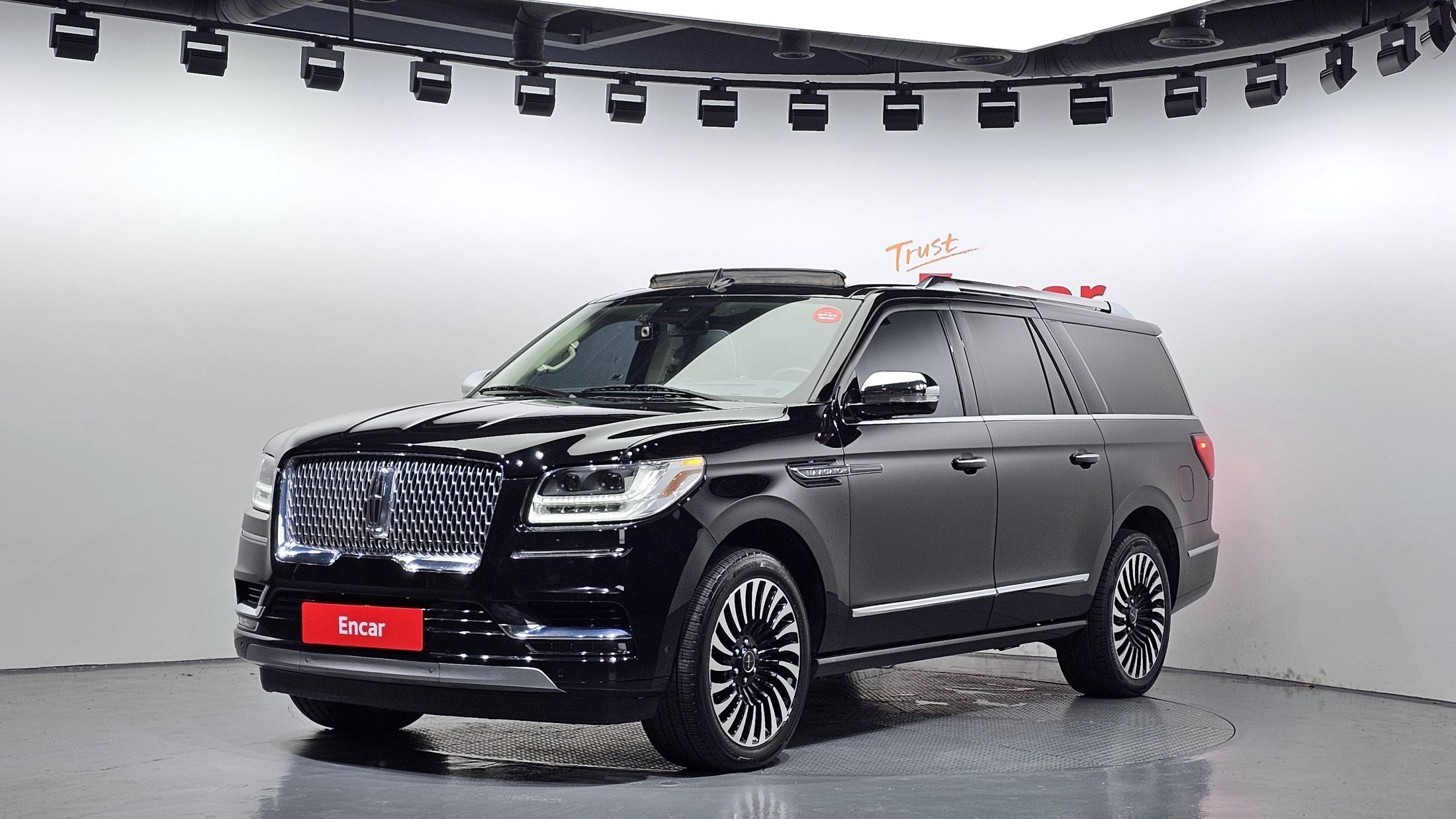 LINCOLN NAVIGATOR