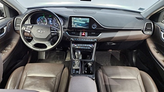 HYUNDAI GRANDEUR IG HYBRID 2017