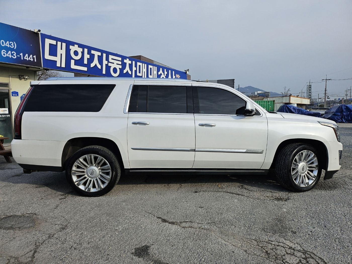 CADILLAC ESCALADE 2018