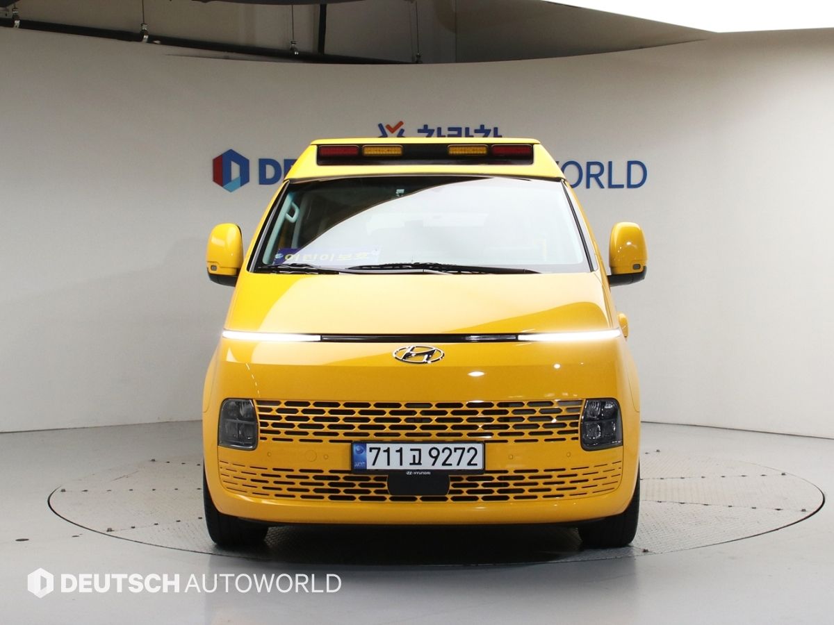 HYUNDAI STARIA 2023