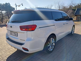 KIA CARNIVAL 2018