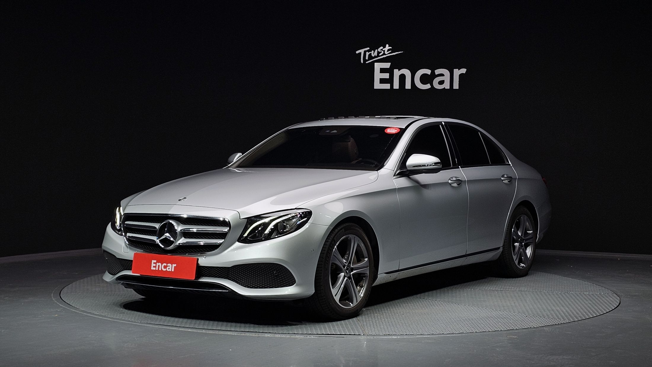 MERCEDES BENZ E-CLASS W213 2019