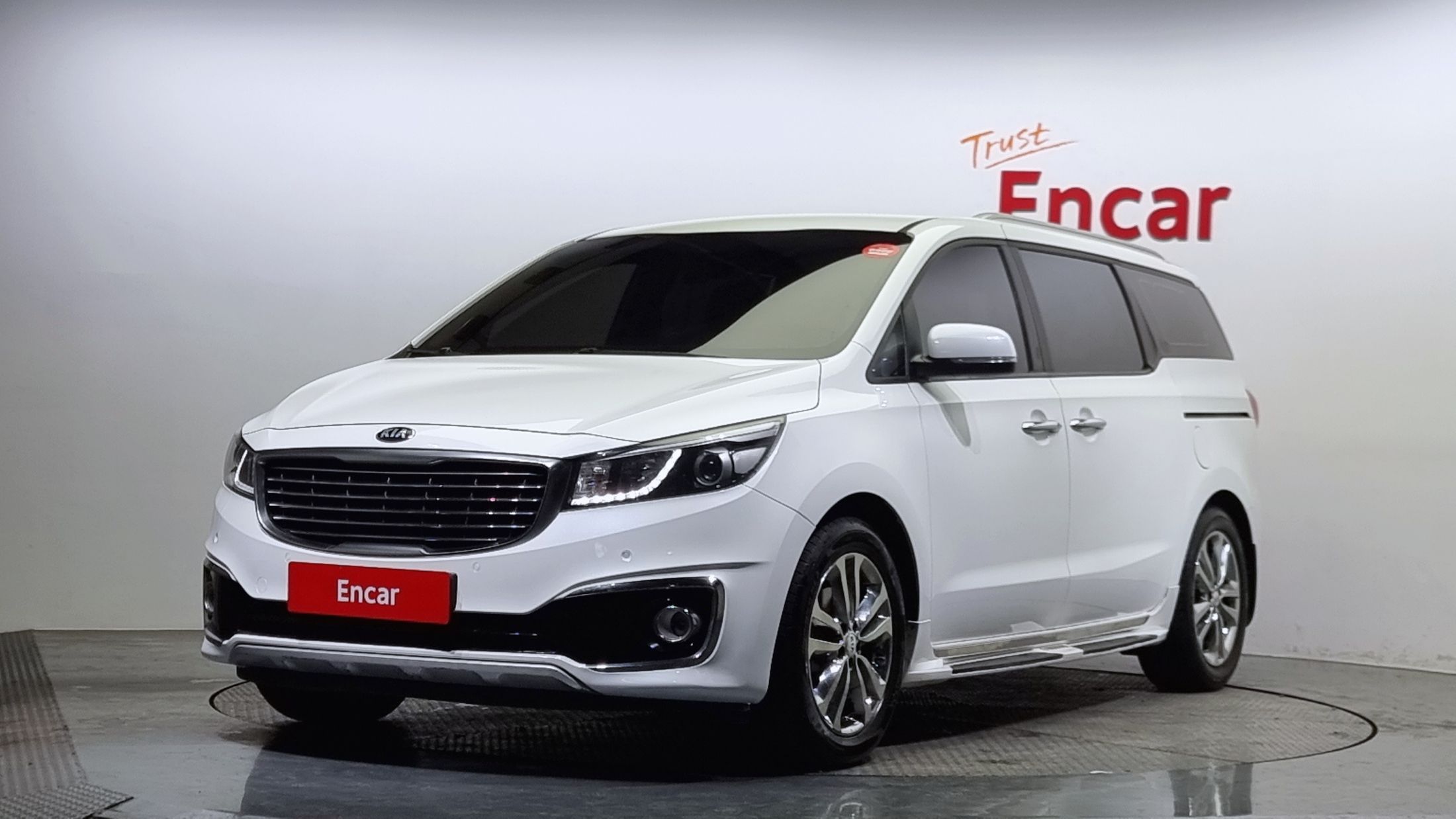 KIA CARNIVAL 2016