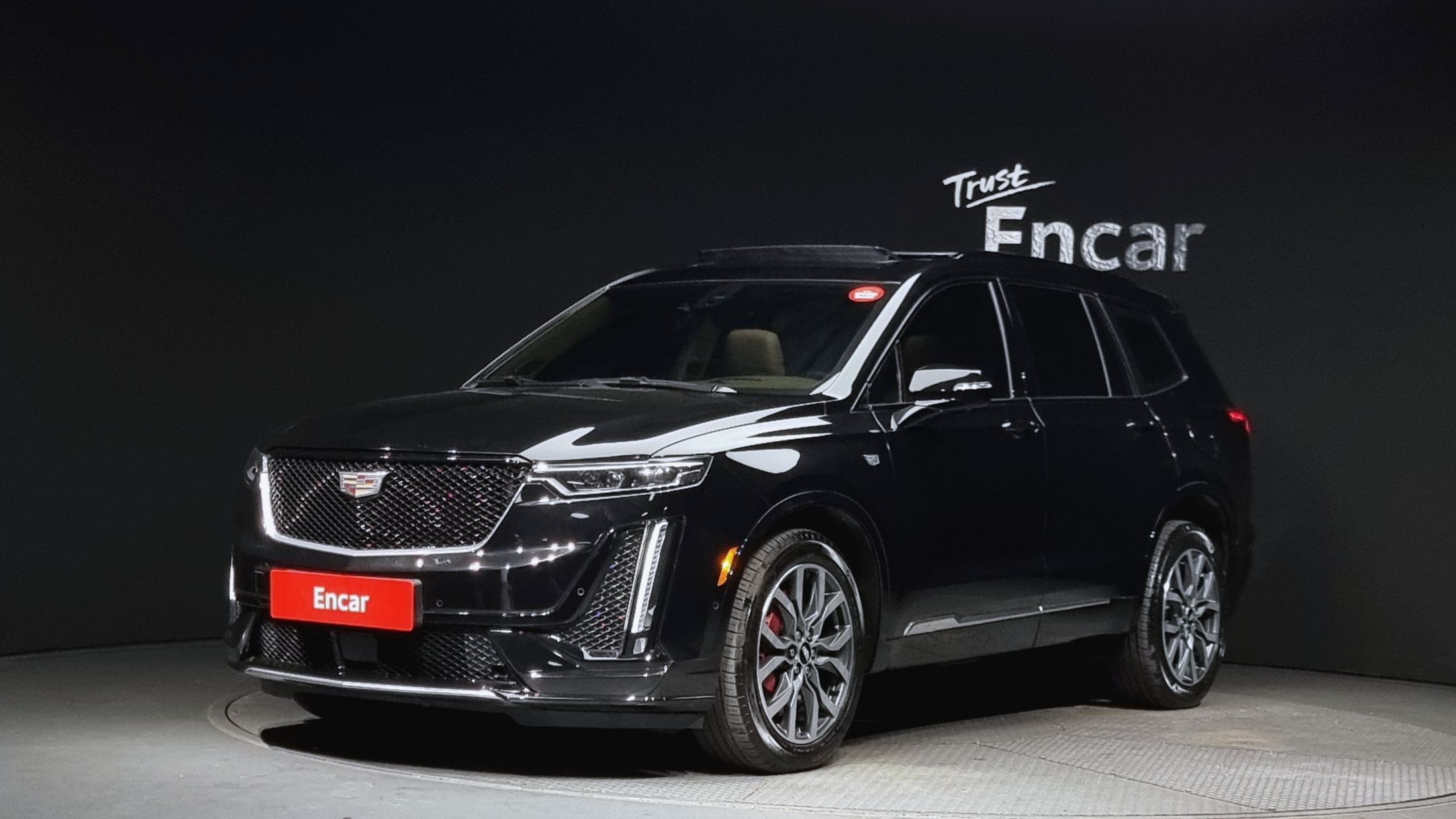 CADILLAC XT6