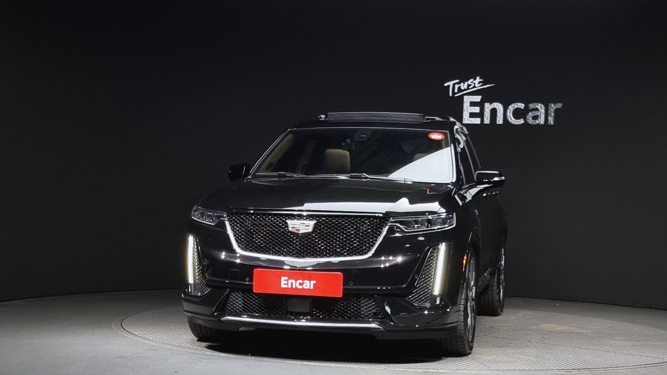 CADILLAC XT6