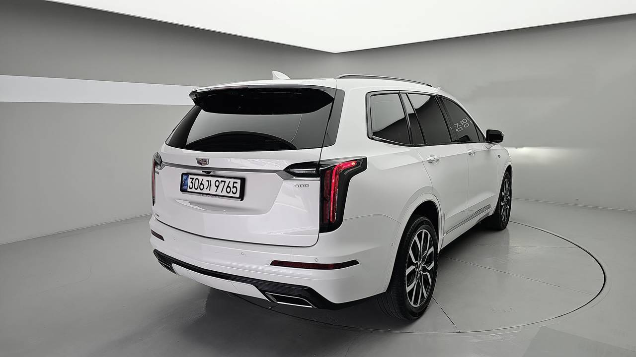 CADILLAC XT6