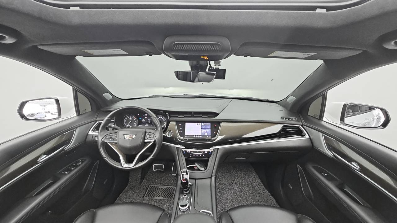 CADILLAC XT6