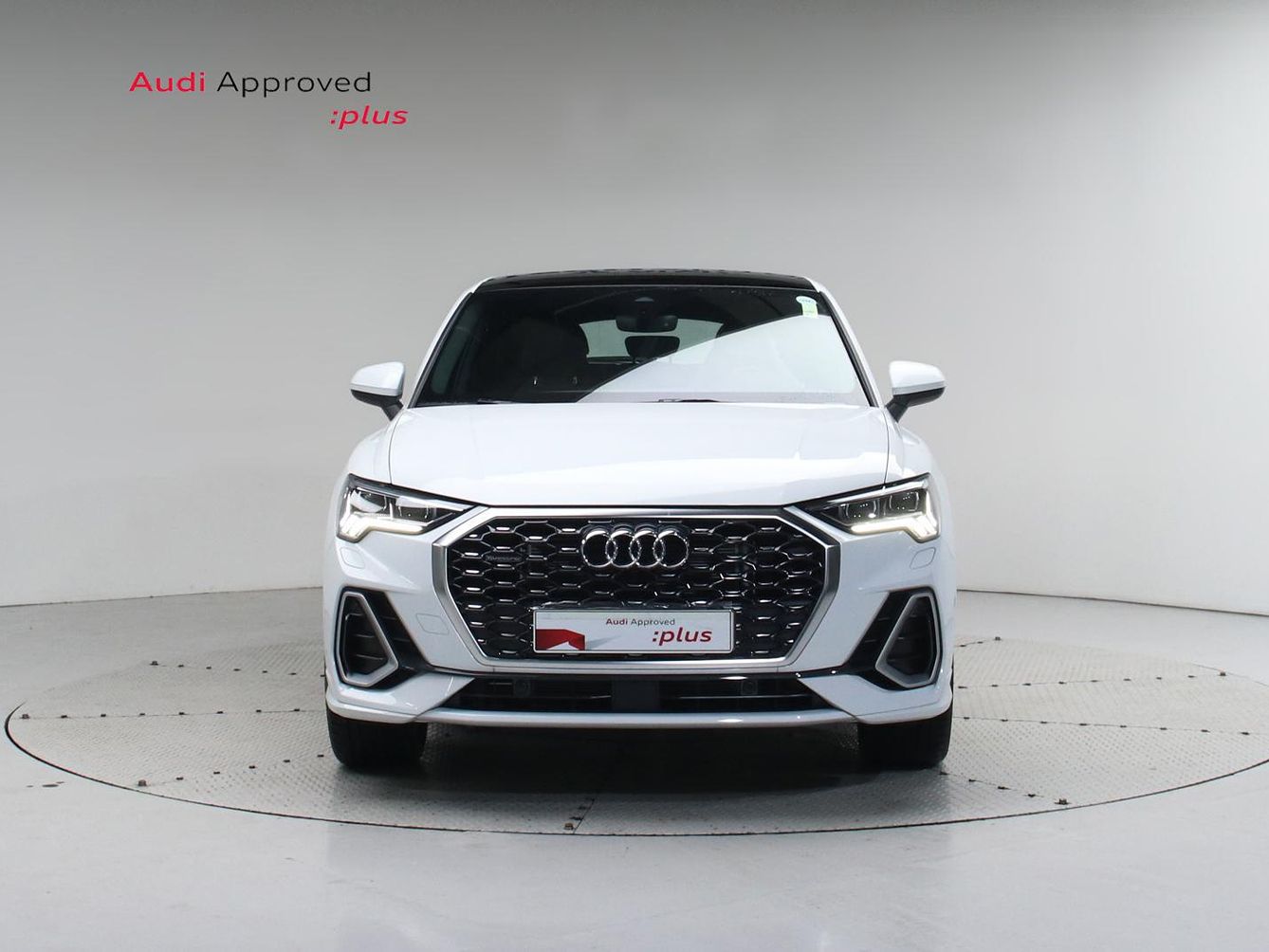 AUDI Q3 F3