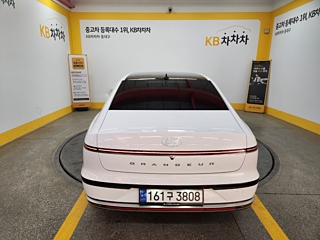 HYUNDAI GRANDEUR HYBRID GN7 2023