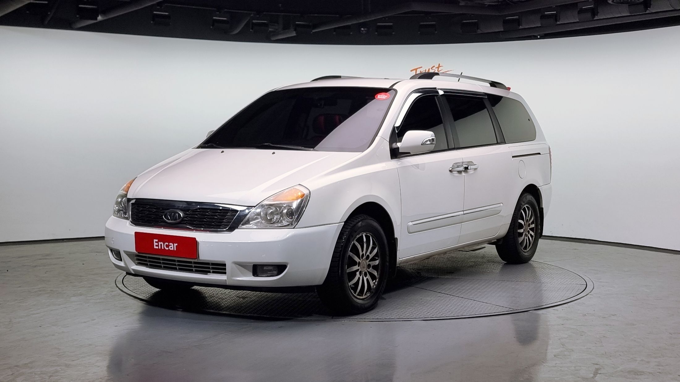 KIA CARNIVAL R 2010