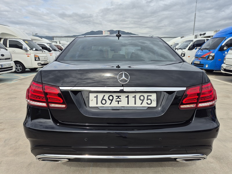 MERCEDES BENZ E-CLASS W212 2015
