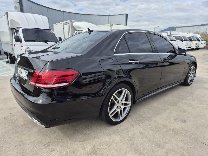 MERCEDES BENZ E-CLASS W212 2015