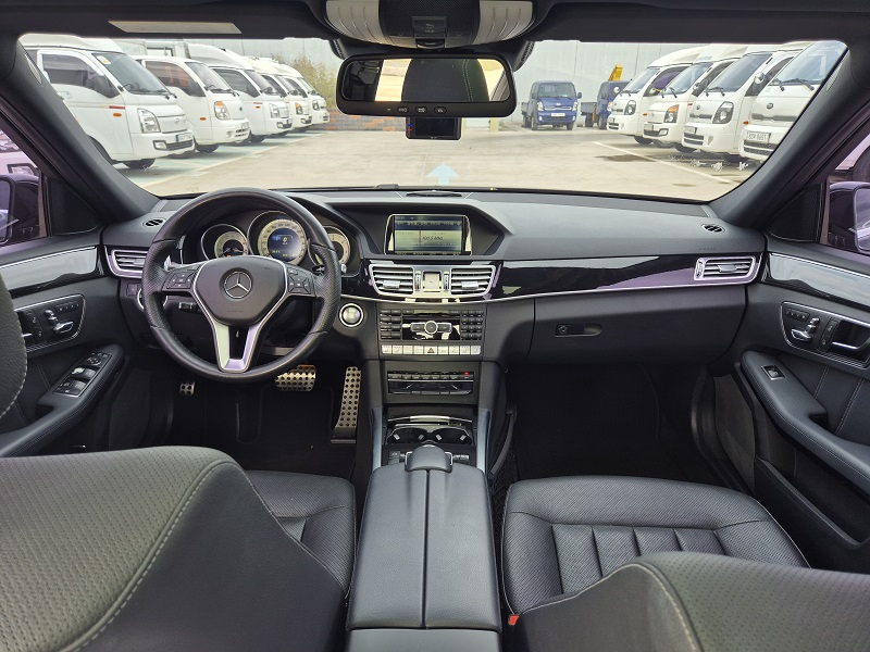 MERCEDES BENZ E-CLASS W212 2015