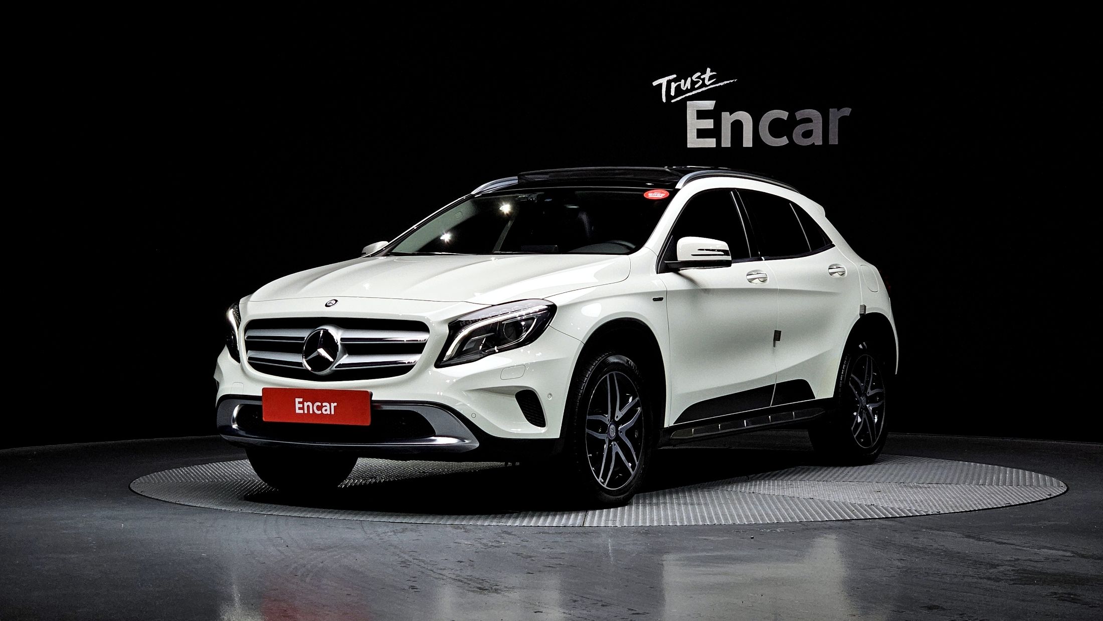 MERCEDES BENZ GLA-CLASS X156 2017