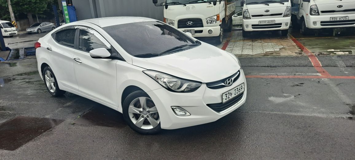 HYUNDAI AVANTE MD 2012