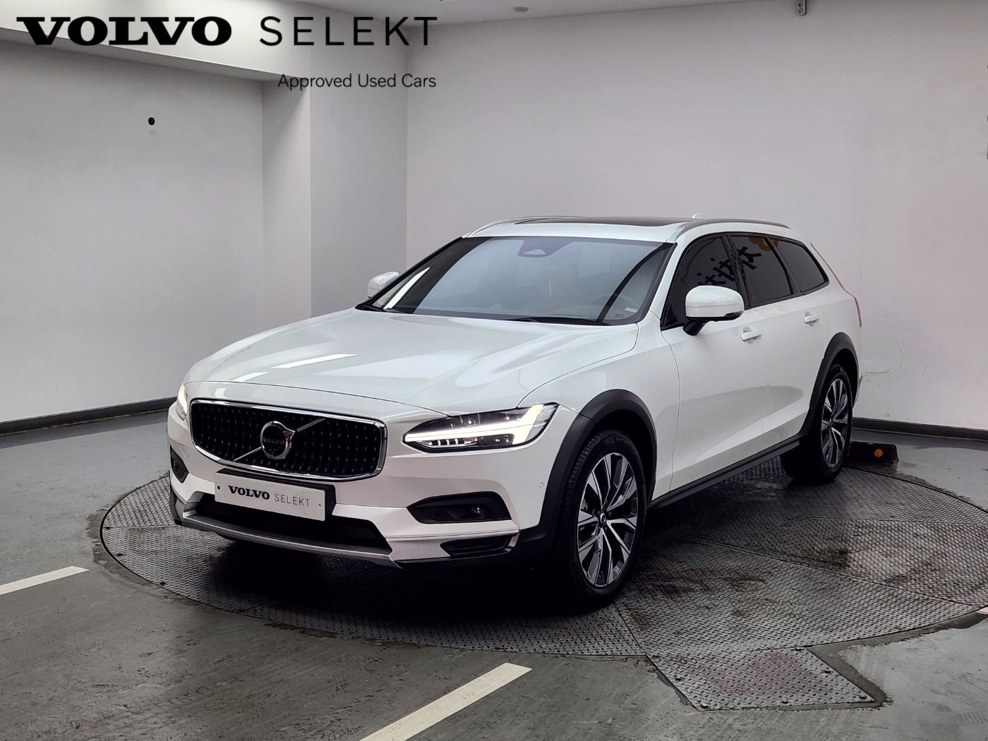 VOLVO V90 CROSS COUNTRY 2024