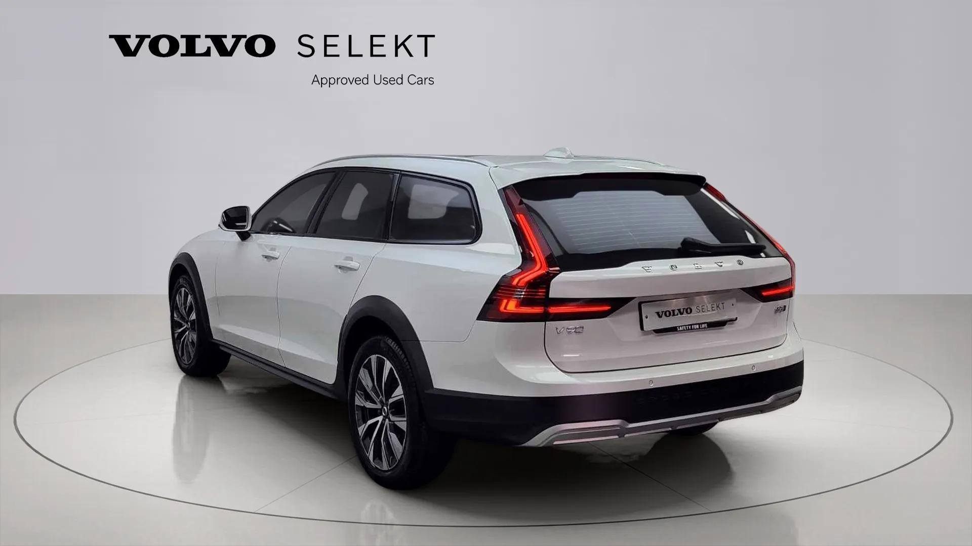 VOLVO V90 CROSS COUNTRY 2024